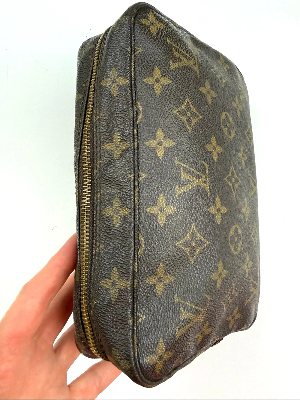 LOUIS VUITTON Monogram Trousse Toilette 23